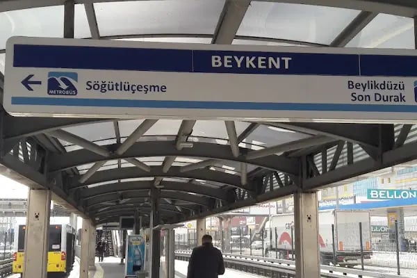 Beykent Metrobüs Durağı - Resim 4