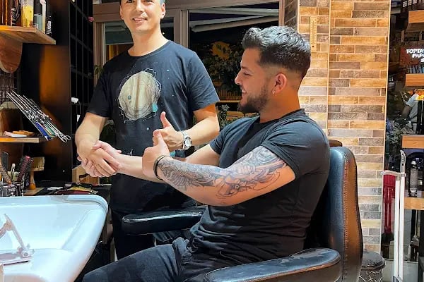 HAIR STUDIO Oğuz Galip berber - Resim 13