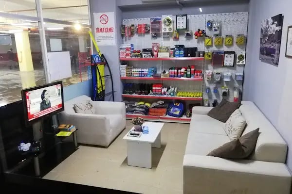 RESTO ARAÇ YENİLEME MERKEZİ OTO YIKAMA &amp; CAM FİLMİ - Resim 5