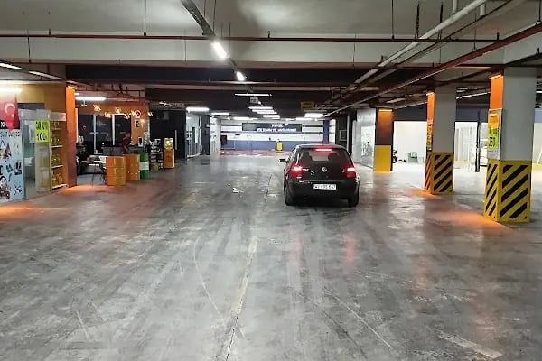 RESTO ARAÇ YENİLEME MERKEZİ OTO YIKAMA &amp; CAM FİLMİ - Resim 2