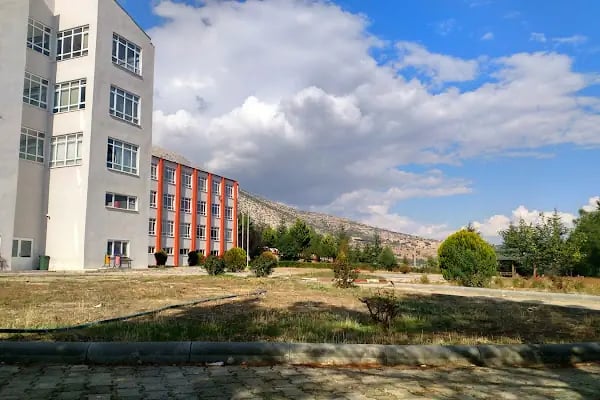 Akdeniz Üniversitesi Elmalı Meslek Yüksekokulu - Resim 3