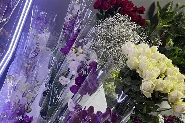 Love Flowers - Resim 1