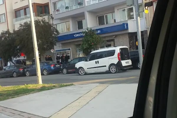 Türkiye İş Bankası Balçova/İzmir Şubesi - Resim 4