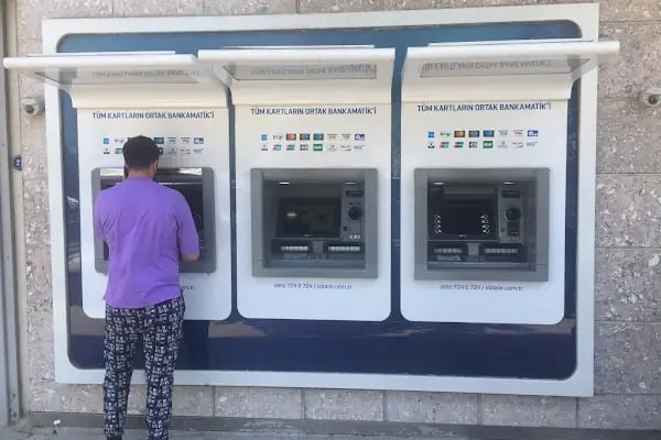 Türkiye İş Bankası Balçova/İzmir Şubesi - Resim 5