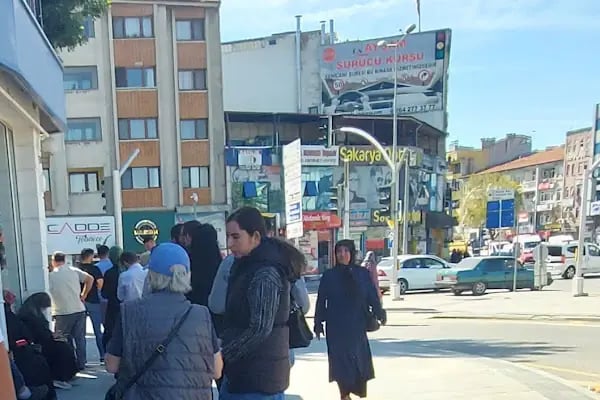 Yapı Kredi - Sakarya Şubesi - Resim 9
