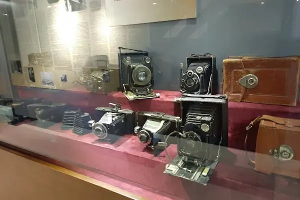 Karşıyaka Belediyesi Hamza Rüstem Fotoğraf Evi - Resim 5