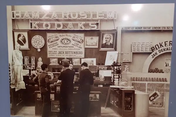 Karşıyaka Belediyesi Hamza Rüstem Fotoğraf Evi - Resim 10