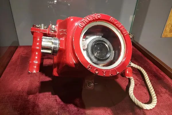 Karşıyaka Belediyesi Hamza Rüstem Fotoğraf Evi - Resim 3