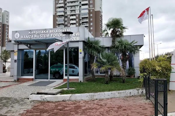 Karşıyaka Belediyesi Hamza Rüstem Fotoğraf Evi - Resim 2