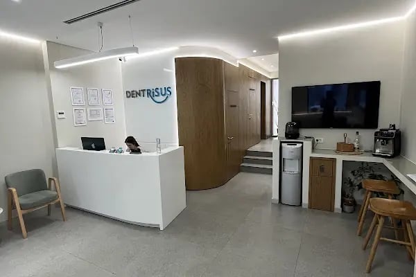 Dent Risus Diş Polikliniği - Resim 1