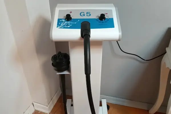 Sevinç Estetik Güzellik Merkezi - Resim 15