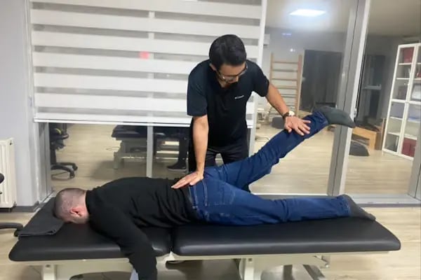 Uzm.Fzt Mustafa Burak Türkoğlu Kayropraktik ve Omurga Sağlığı - Resim 7