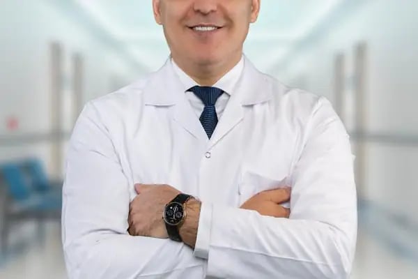 Op. Dr. Güray Yılmaz - Resim 4