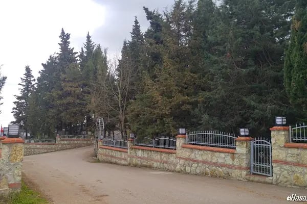 Yuvacık Merkez Mezarlığı - Resim 12