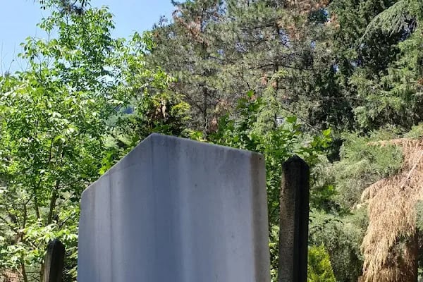 Yuvacık Merkez Mezarlığı - Resim 11