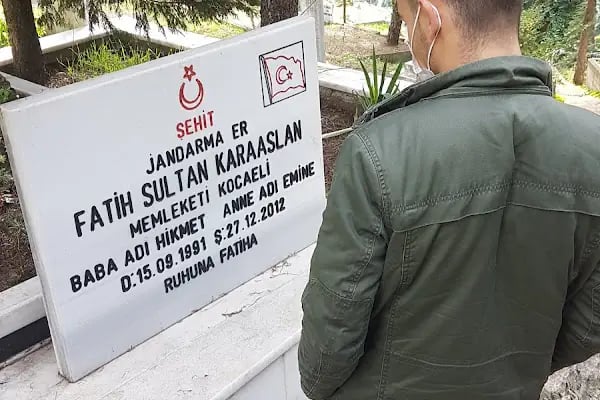 Yuvacık Merkez Mezarlığı - Resim 19