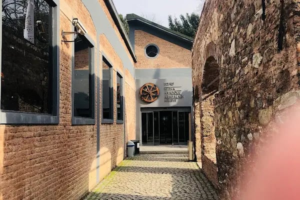 Tofaş Sanat Galerisi (Tarihi Umurbey Hamamı) - Resim 18