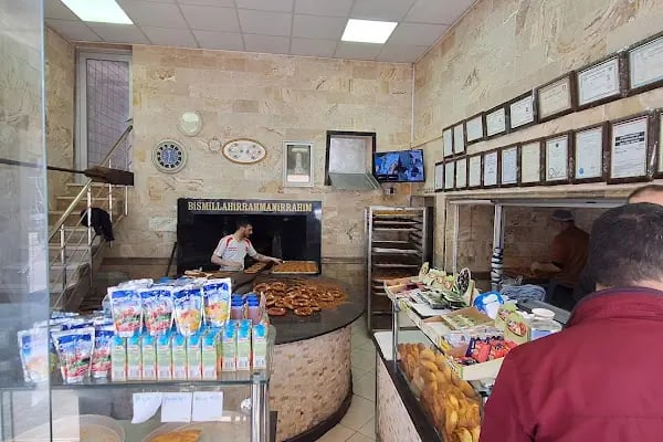 KARABAŞ UNLU MAMULLER &amp; EKMEK FIRINI - Resim 1