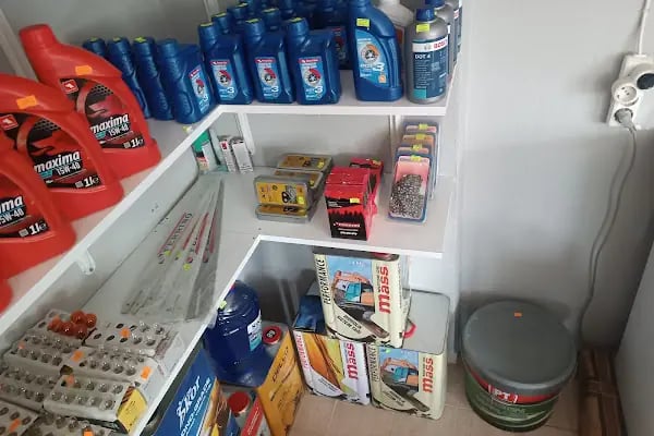 Cingöz motorsiklet yedek parça akü ve madeni yağ satış ofisi - Resim 3