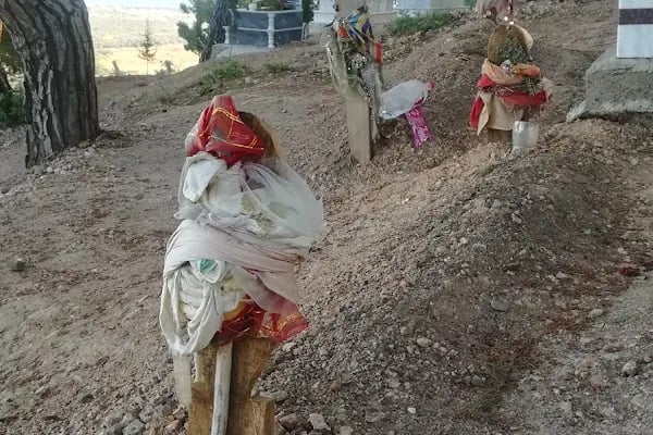 Tahtakuslar Mezarlığı - Resim 13