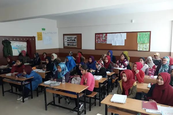 Farabi İmam Hatip Ortaokulu - Resim 6