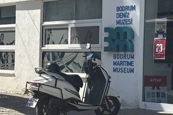 Fast Rent a Moped - Resim 9