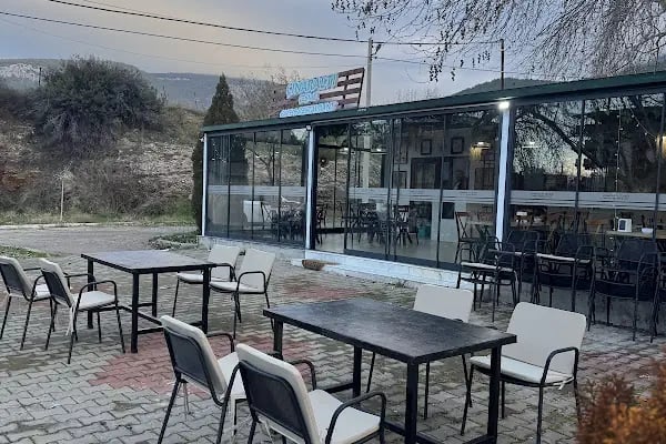Kırklar Çınaraltı Çeşme Cafe - Resim 1