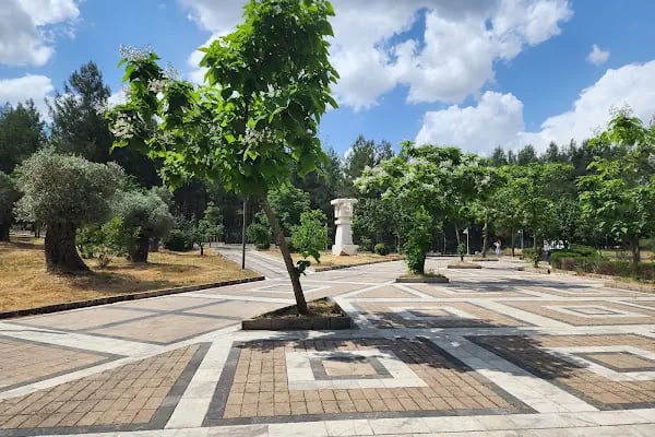Menteşe Kütüphanesi | Muğla Sıtkı Koçman Üniversitesi - Resim 3