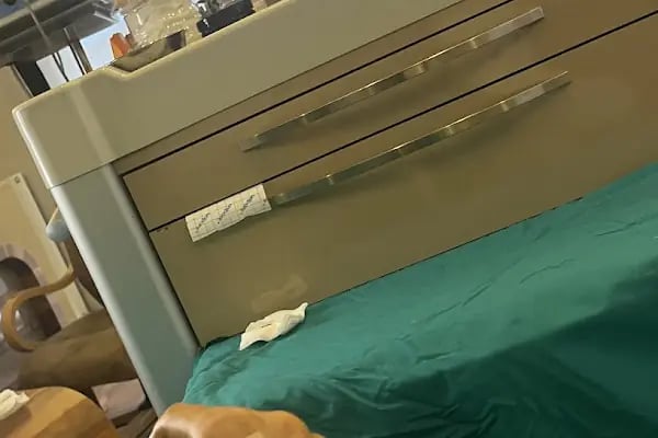 Dr. Mustafa Ercan Klinik | Ankara Estetik Cerrahi | Göz Kapağı Estetiği | Meme Estetiği | Botoks | Karın Germe | El Cerrahisi - Resim 2