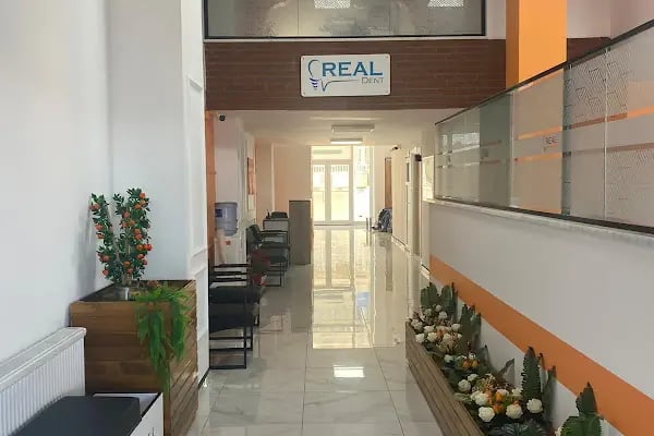 Özel Real Dent Diş Kliniği - Resim 2