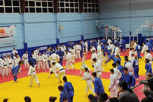 50.Yil Spor Salonu - Resim 5