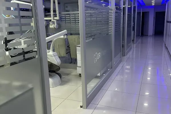 DR.MR Klinik Ağız ve Diş Sağlığı Polikliniği - Halkalı Merkez - Resim 19