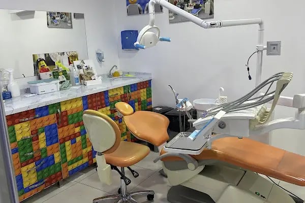 DR.MR Klinik Ağız ve Diş Sağlığı Polikliniği - Halkalı Merkez - Resim 6