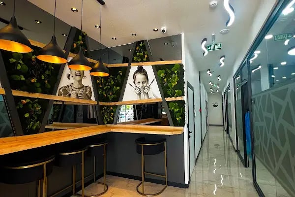 Dent Center Ağız ve Diş Sağlığı Polikliniği Forum Center Şubesi,Konya, Uzman Diş Hekimi, İmplant, Zirkonyum, Ortodonti - Resim 2
