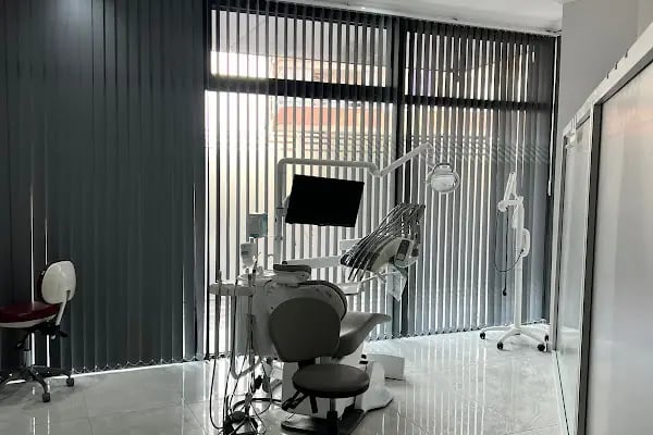 Diş hekimi Mehmet ÖZER-Alanya Diş hekimi -Diş kliniği-İmplant -Zirkonyum-Acil Diş-Kanal Tedavisi-Porselen kaplama-Dentist- - Resim 6