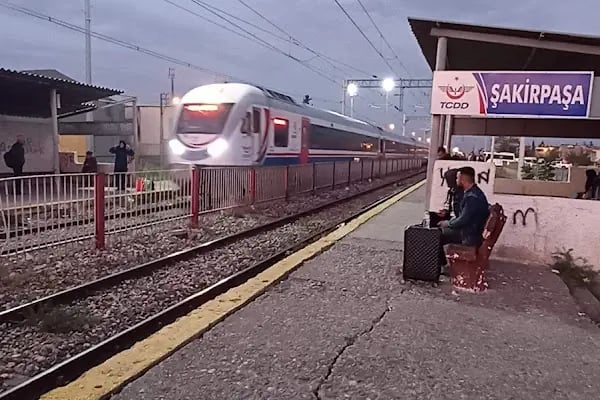 Şakirpaşa Tren İstasyonu - Resim 20