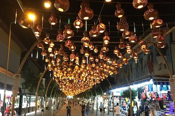 Türkiye İş Bankası Çarşı-Alanya/Antalya Şubesi - Resim 4