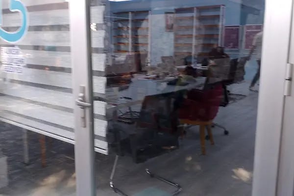 Ece Sıla Ünsal Kütüphanesi - Resim 2