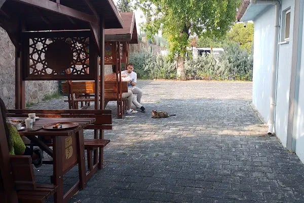 Ece Sıla Ünsal Kütüphanesi - Resim 5