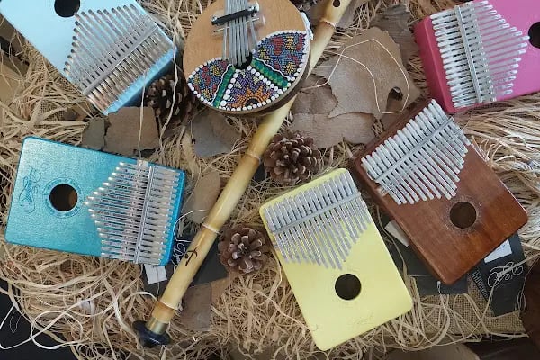 Donizetti Muzik Aletleri Toptan ve Perakende Satış Mağazası Enstrüman Tamir Atolyesi - Resim 12