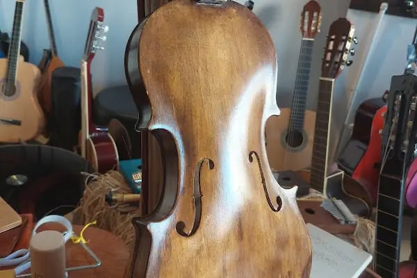 Donizetti Muzik Aletleri Toptan ve Perakende Satış Mağazası Enstrüman Tamir Atolyesi - Resim 4