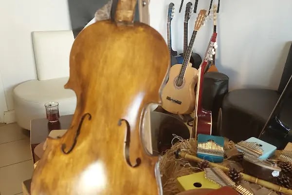Donizetti Muzik Aletleri Toptan ve Perakende Satış Mağazası Enstrüman Tamir Atolyesi - Resim 10
