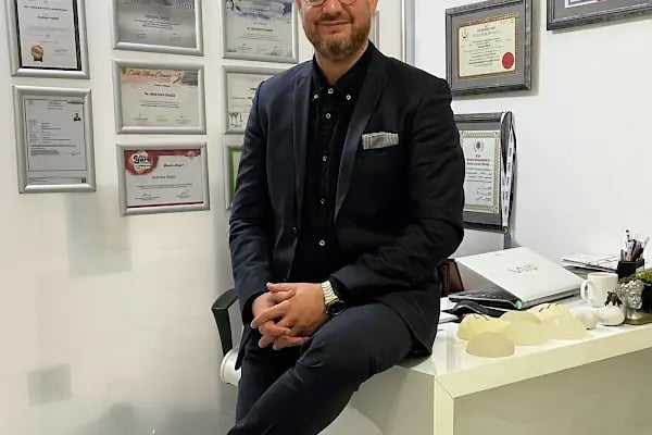 Op. Dr. Mustafa Öksüz İzmir Estetik ve Plastik Cerrahi Meme Estetiği Botox Filler Burun Estetiği Dudak Dolgusu - Resim 2