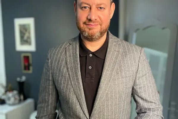 Op. Dr. Mustafa Öksüz İzmir Estetik ve Plastik Cerrahi Meme Estetiği Botox Filler Burun Estetiği Dudak Dolgusu - Resim 12