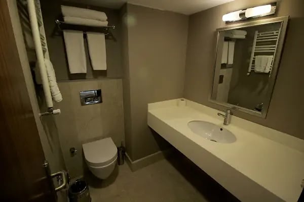 Vali Erdoğan Şahinoğlu Hitit Otel - Resim 3