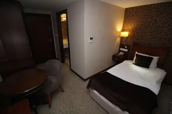 Vali Erdoğan Şahinoğlu Hitit Otel - Resim 18