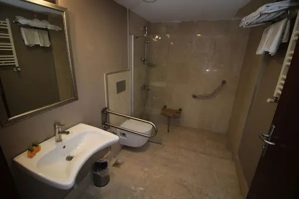 Vali Erdoğan Şahinoğlu Hitit Otel - Resim 5