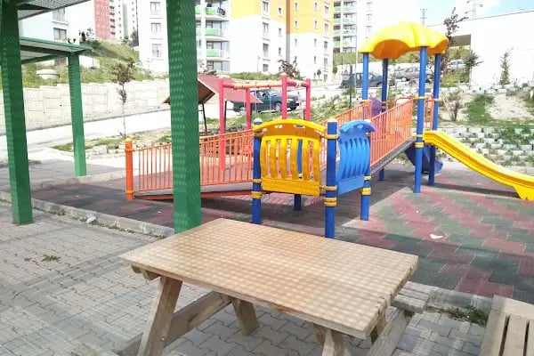 Katip Çelebi İlkokulu - Resim 20