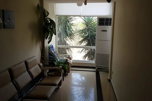 Özel Topaloğlu Ağız ve diş Polikliniği - Dentist - Resim 19