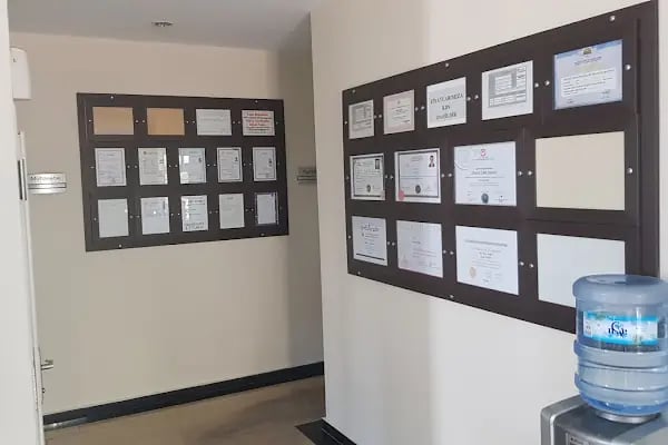Özel Topaloğlu Ağız ve diş Polikliniği - Dentist - Resim 14